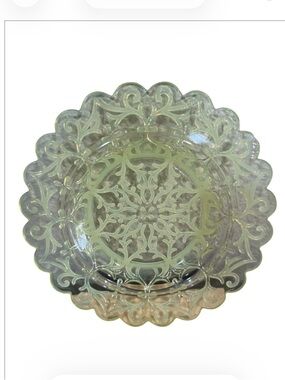 Decorative Vintage-Style lace Glass trinket tray dish  in Pale Yellow